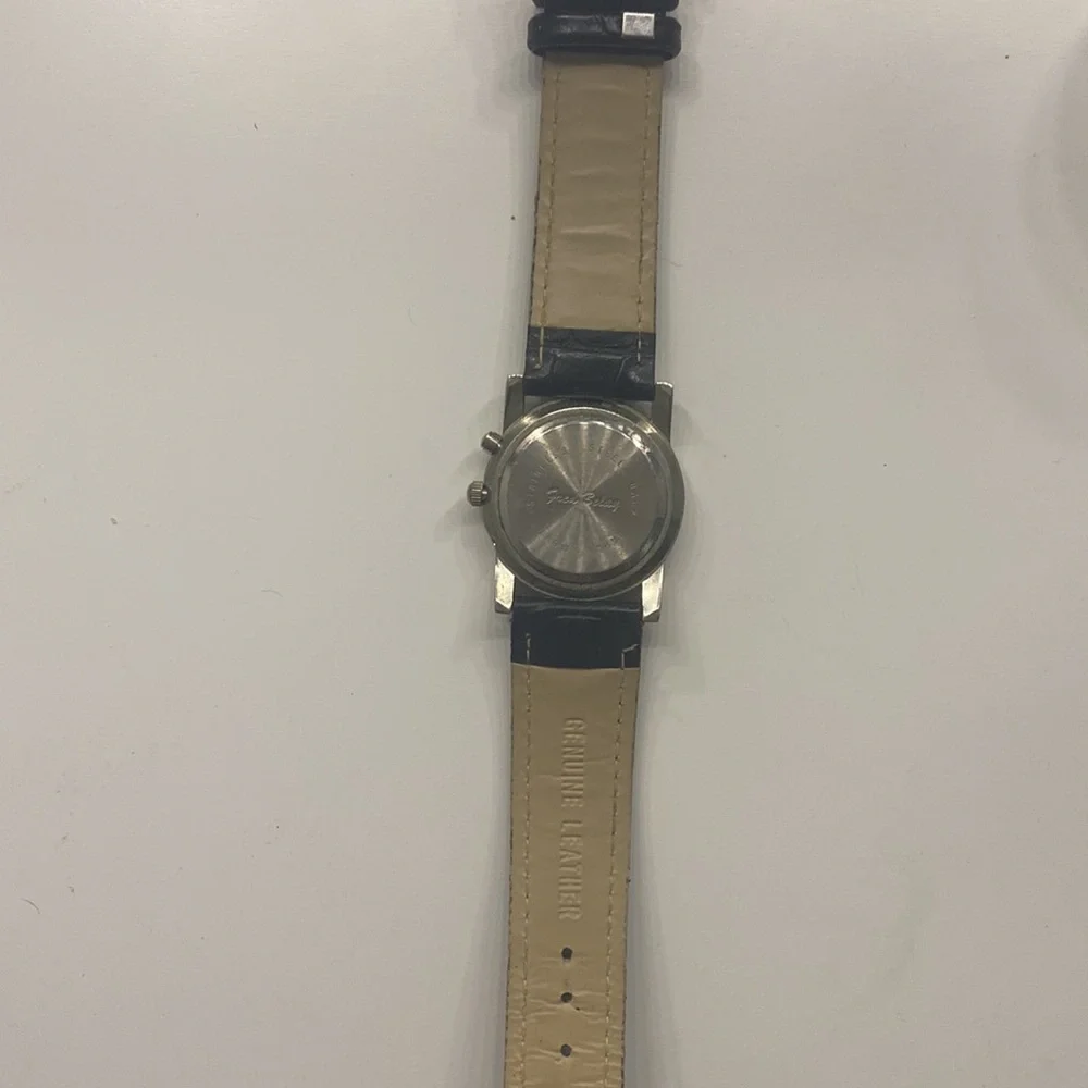 Watch - Picture 3 of 3